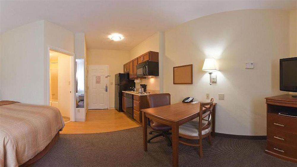 Candlewood Suites Fort Myers/Sanibel Gateway By Ihg Экстерьер фото