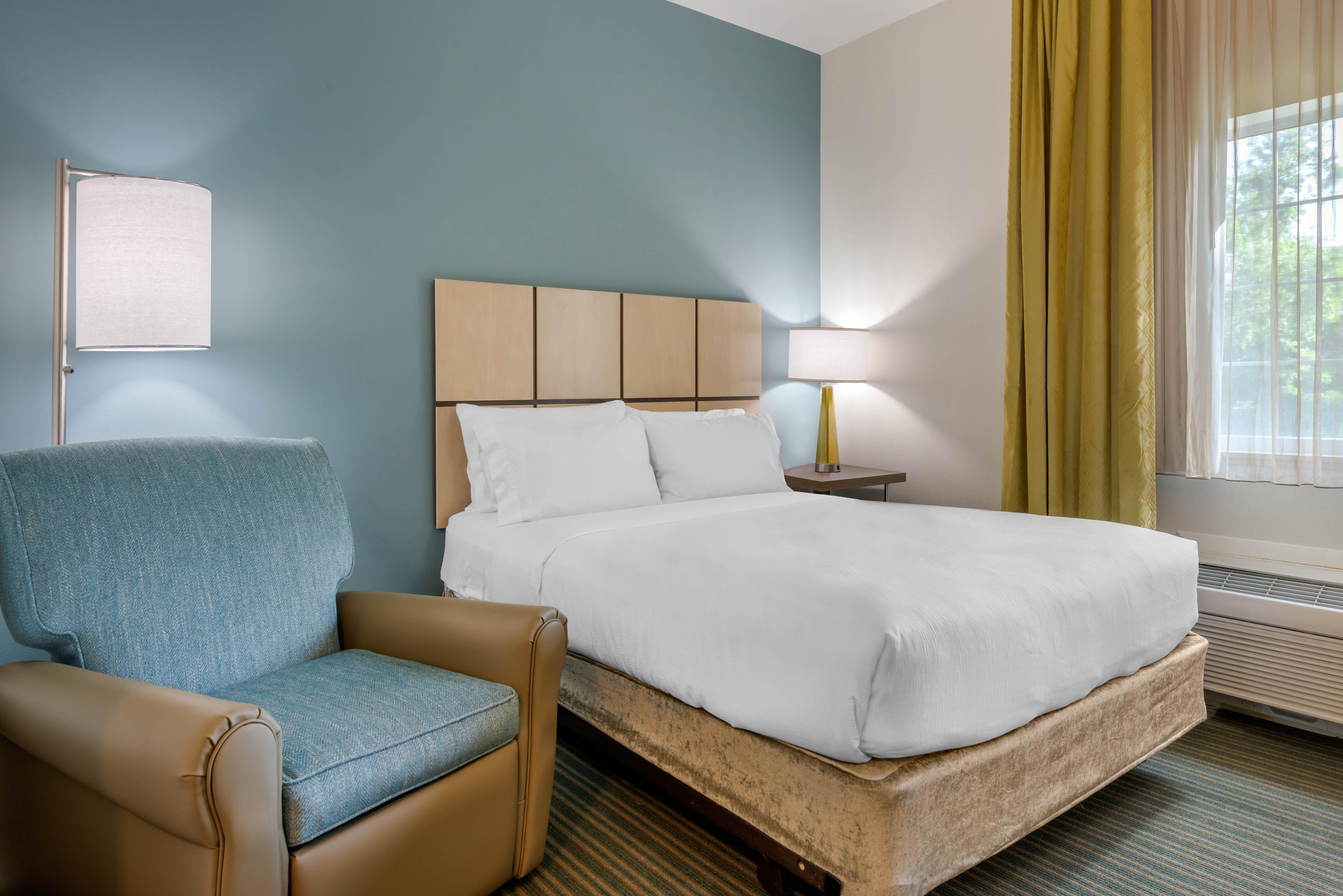 Candlewood Suites Fort Myers/Sanibel Gateway By Ihg Экстерьер фото