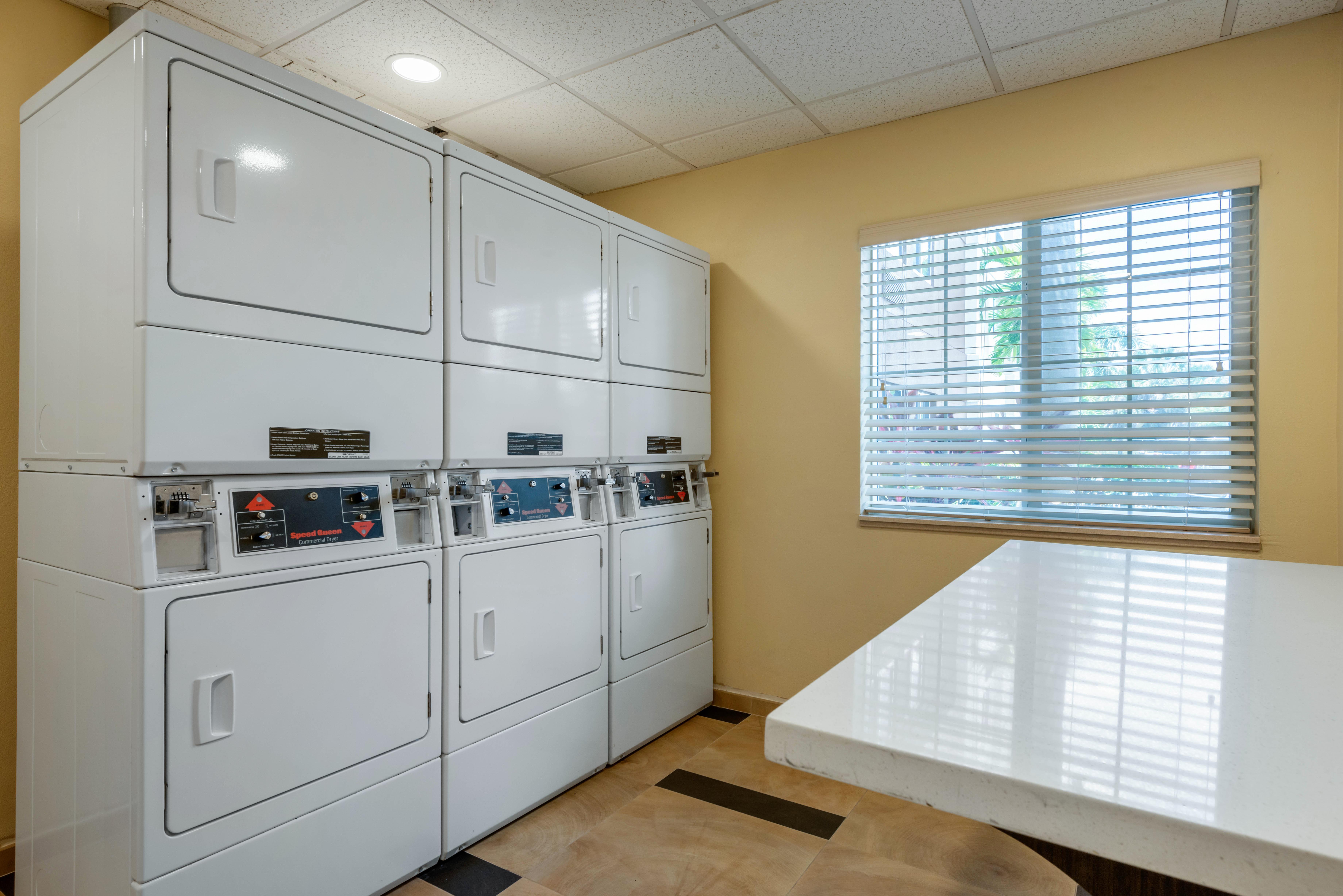Candlewood Suites Fort Myers/Sanibel Gateway By Ihg Экстерьер фото