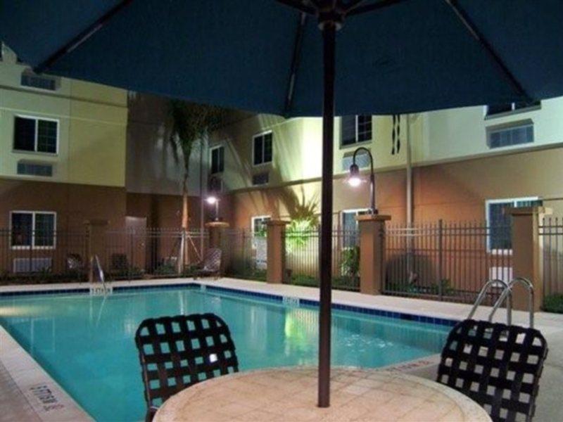 Candlewood Suites Fort Myers/Sanibel Gateway By Ihg Экстерьер фото