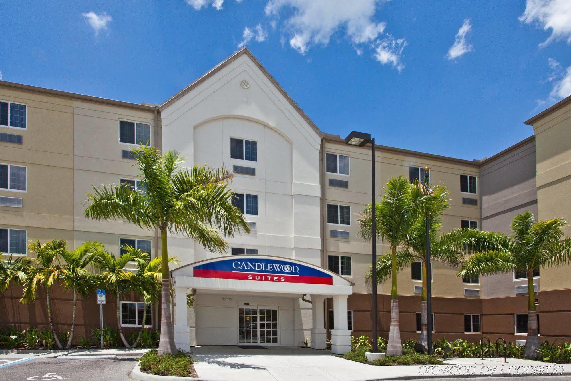 Candlewood Suites Fort Myers/Sanibel Gateway By Ihg Экстерьер фото