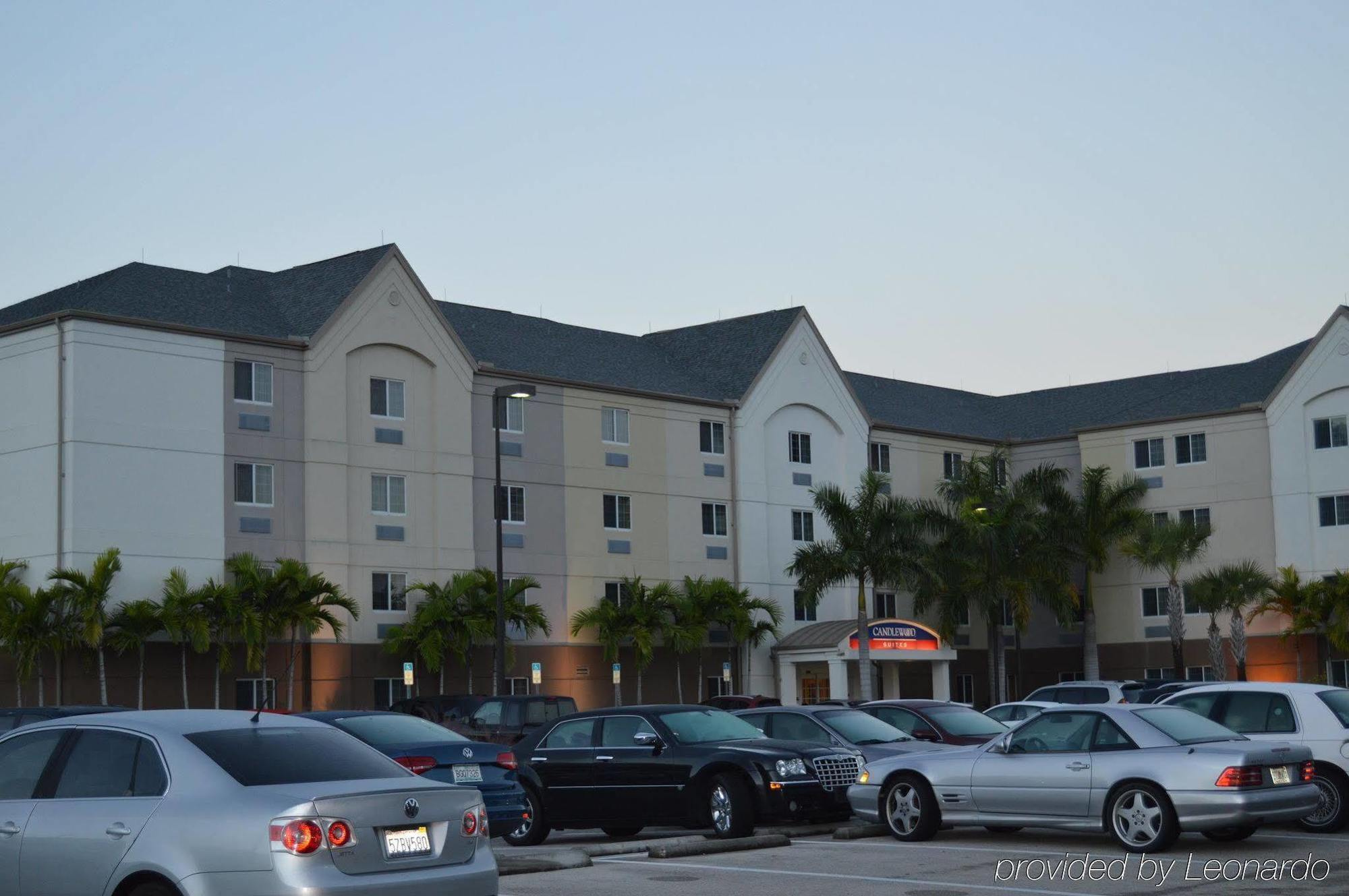 Candlewood Suites Fort Myers/Sanibel Gateway By Ihg Экстерьер фото