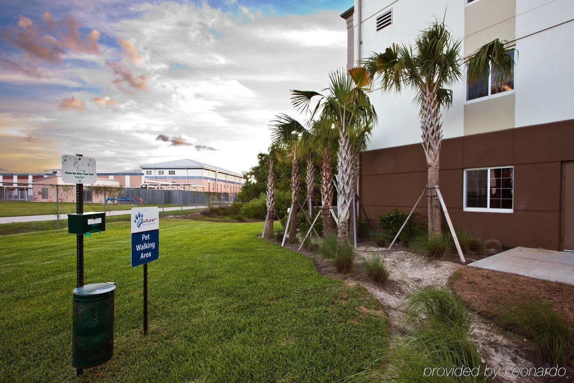 Candlewood Suites Fort Myers/Sanibel Gateway By Ihg Интерьер фото