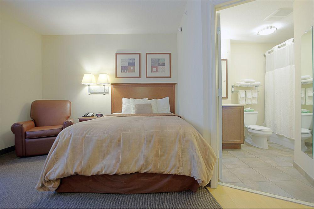 Candlewood Suites Fort Myers/Sanibel Gateway By Ihg Экстерьер фото